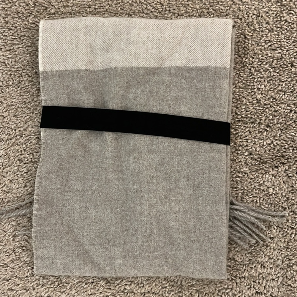 Scarf - Picture 3 of 3